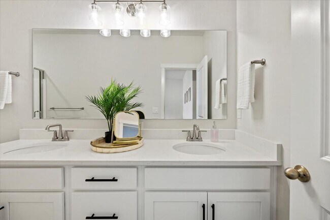 Building Photo - 12687 W Norterra Ln