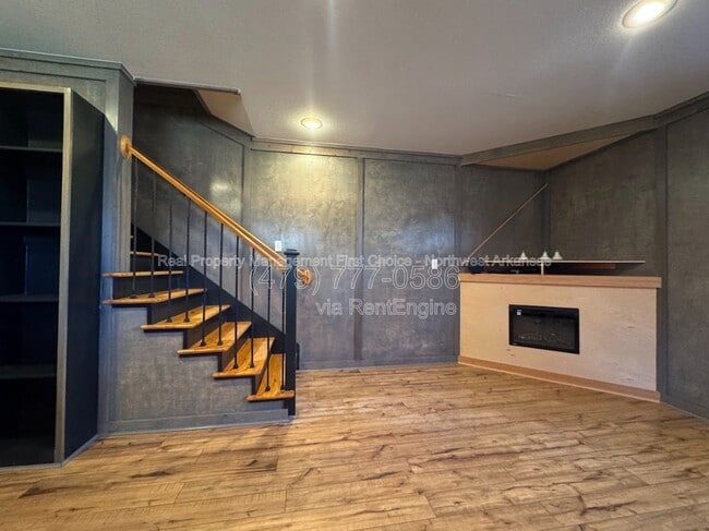 Building Photo - 23 N Howard Pl