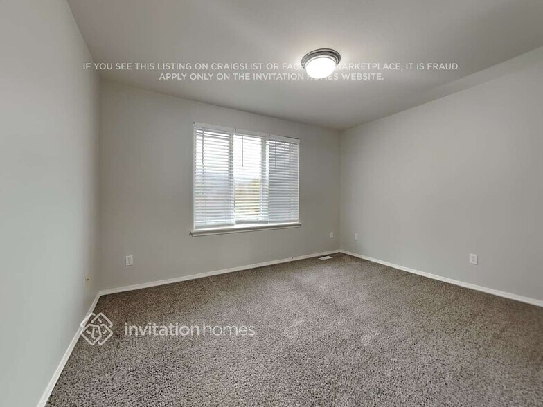 Building Photo - 301 Hawk Ave SW