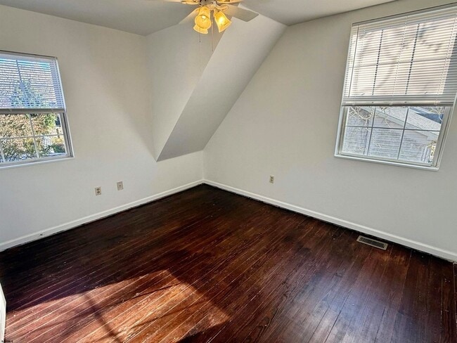 Building Photo - 1309 Matthews Ave