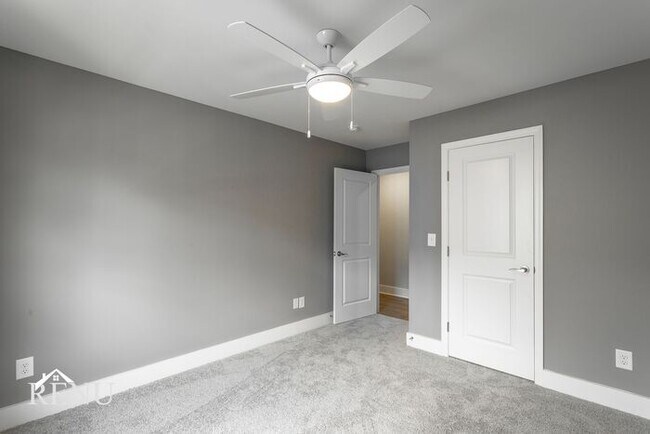 Building Photo - 5365 Lynnland Terrace