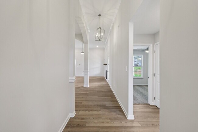 Building Photo - 383 Kingland Ln