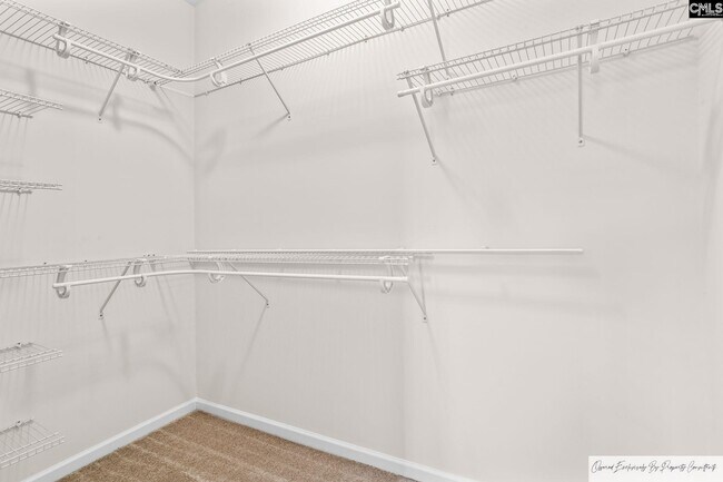 Building Photo - 825 Burnview Ln