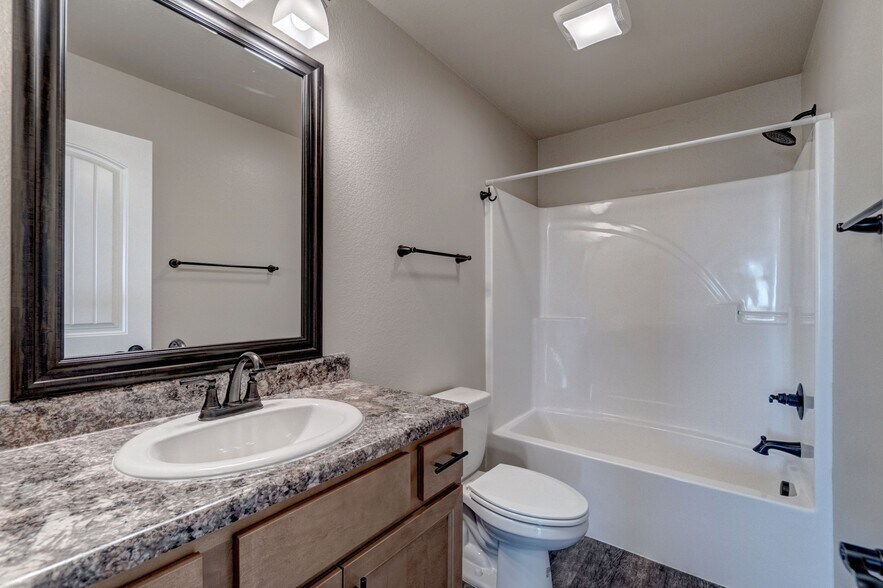 Building Photo - 6558 Abelia St