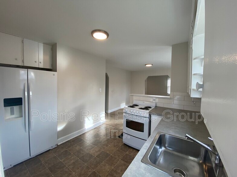 Building Photo - 1102 N Emerson Ave