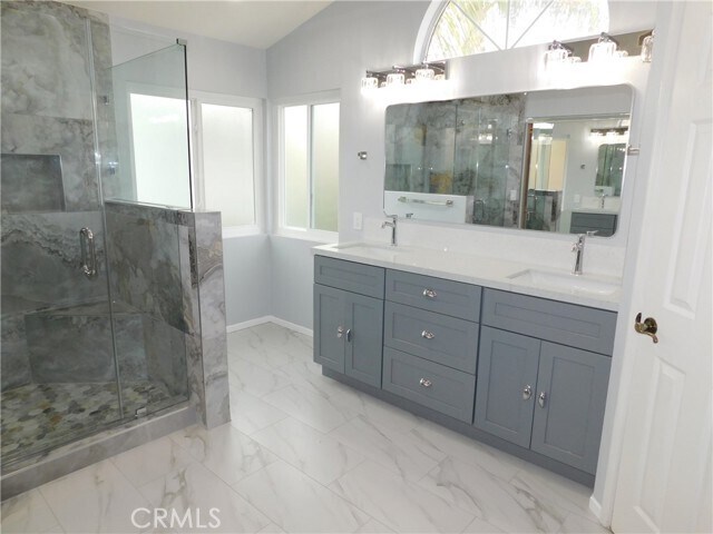 Building Photo - 2180 Hedgerow Ln