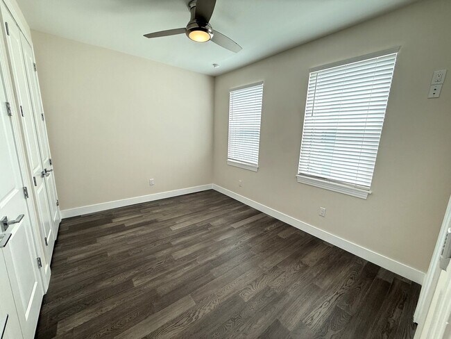 Building Photo - 3/3.5 Westshore Tampa