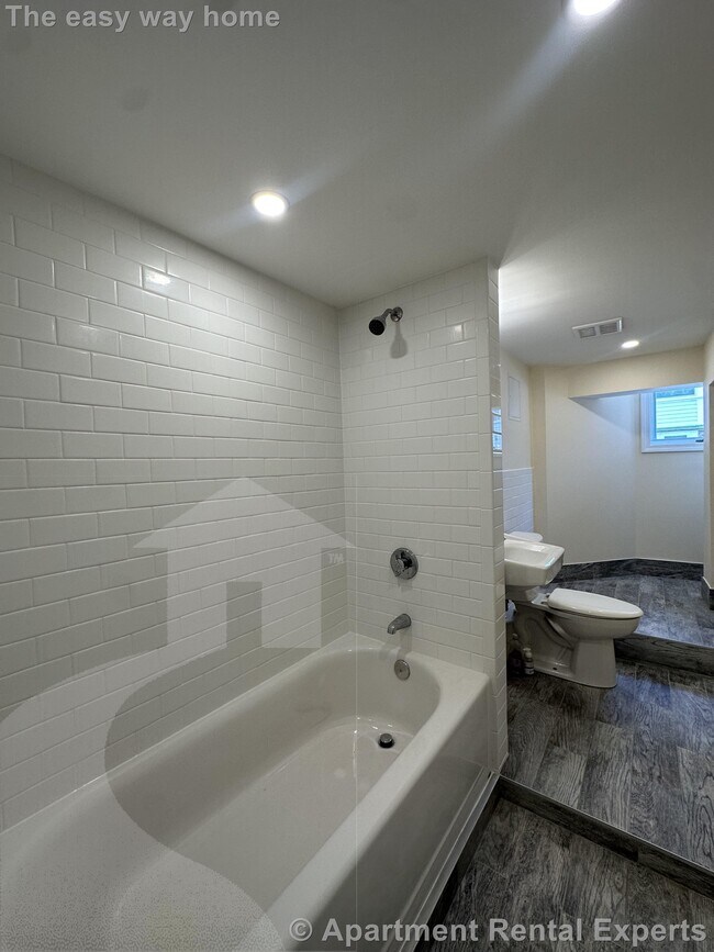 Building Photo - 381 Harvard St