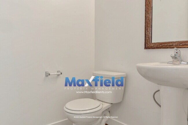 Building Photo - Beautiful Townhouse in Draper - 3 BD 2.5 BA 2 GA - 2250 Square Feet