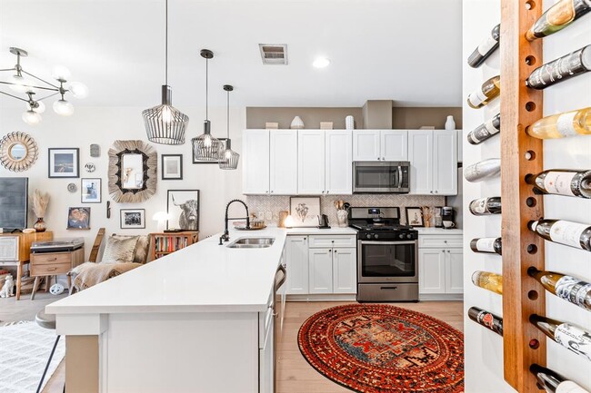 Building Photo - 908 Nueces St