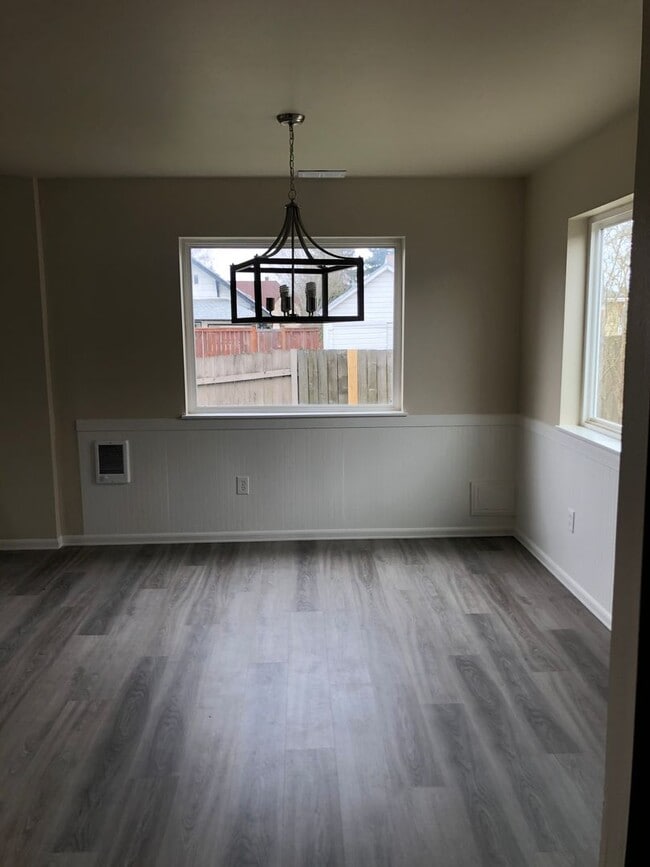 Building Photo - 3bd/2.5ba House in Tacoma