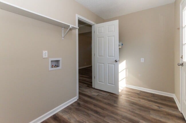 Building Photo - 816 Garrettsburg Rd