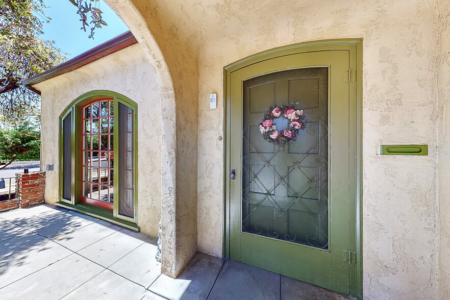 Building Photo - 301 N Janss St