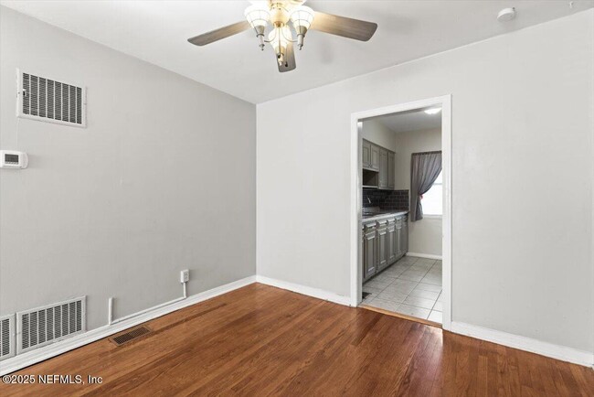 Building Photo - 1612 Flagler Ave