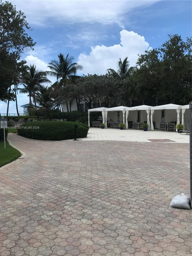 Building Photo - 3001 S Ocean Dr