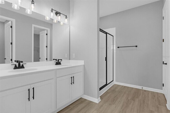 Building Photo - 819 Ballantyne Dr