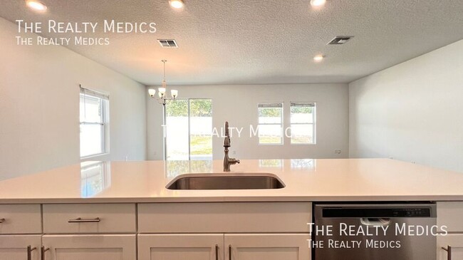 Building Photo - Charming 3-Bedroom Home in Deland – Pet-Fr...