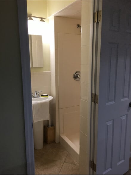 … bathroom … - 472 Yaphank Middle Island Rd