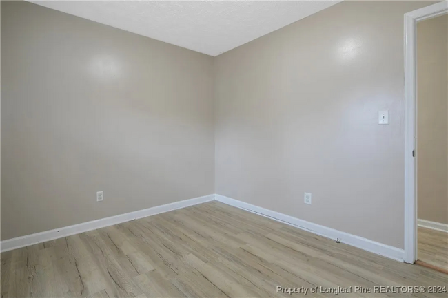 Building Photo - 929 Hollydale Ln