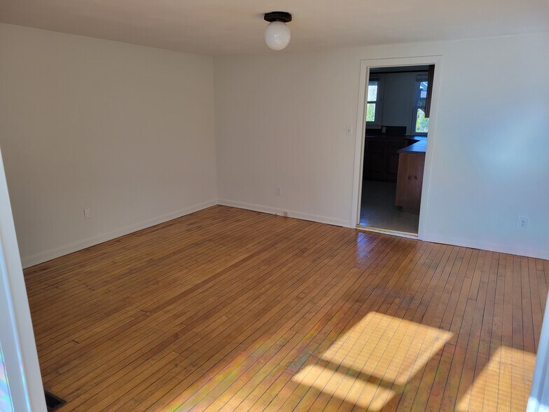 living room - 297 Marlborough Rd