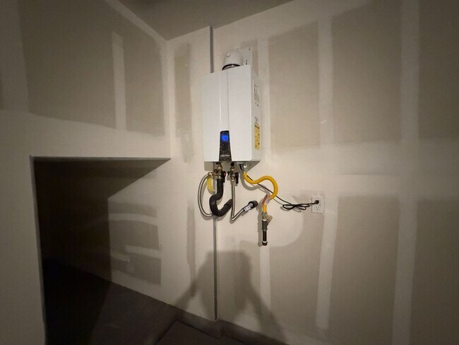 Building Photo - New Build - Never Lived In