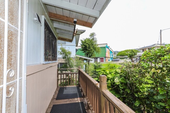 Building Photo - 1422 Pua Ln