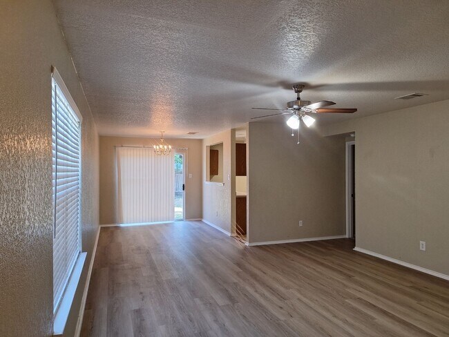 Building Photo - Bridgewood Corner Lot