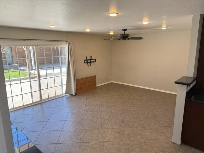 Building Photo - 14461 Chateau Ln