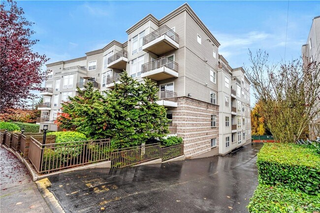 Building Photo - 3221 SW Avalon Way