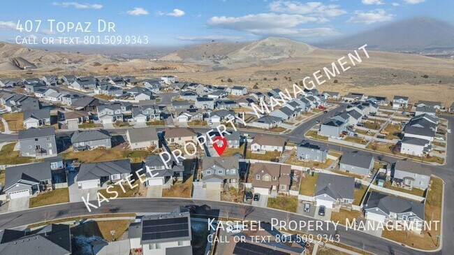 Building Photo - 407 Topaz Dr