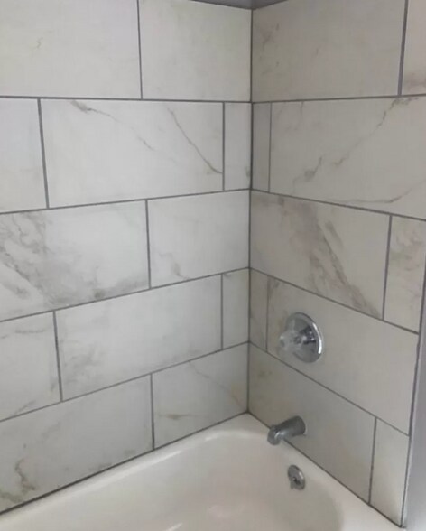 Building Photo - 402 W Ferry St