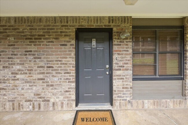 Building Photo - Baylor 2 Bedroom Condo