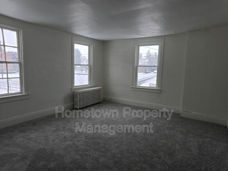 Building Photo - 108 S High St