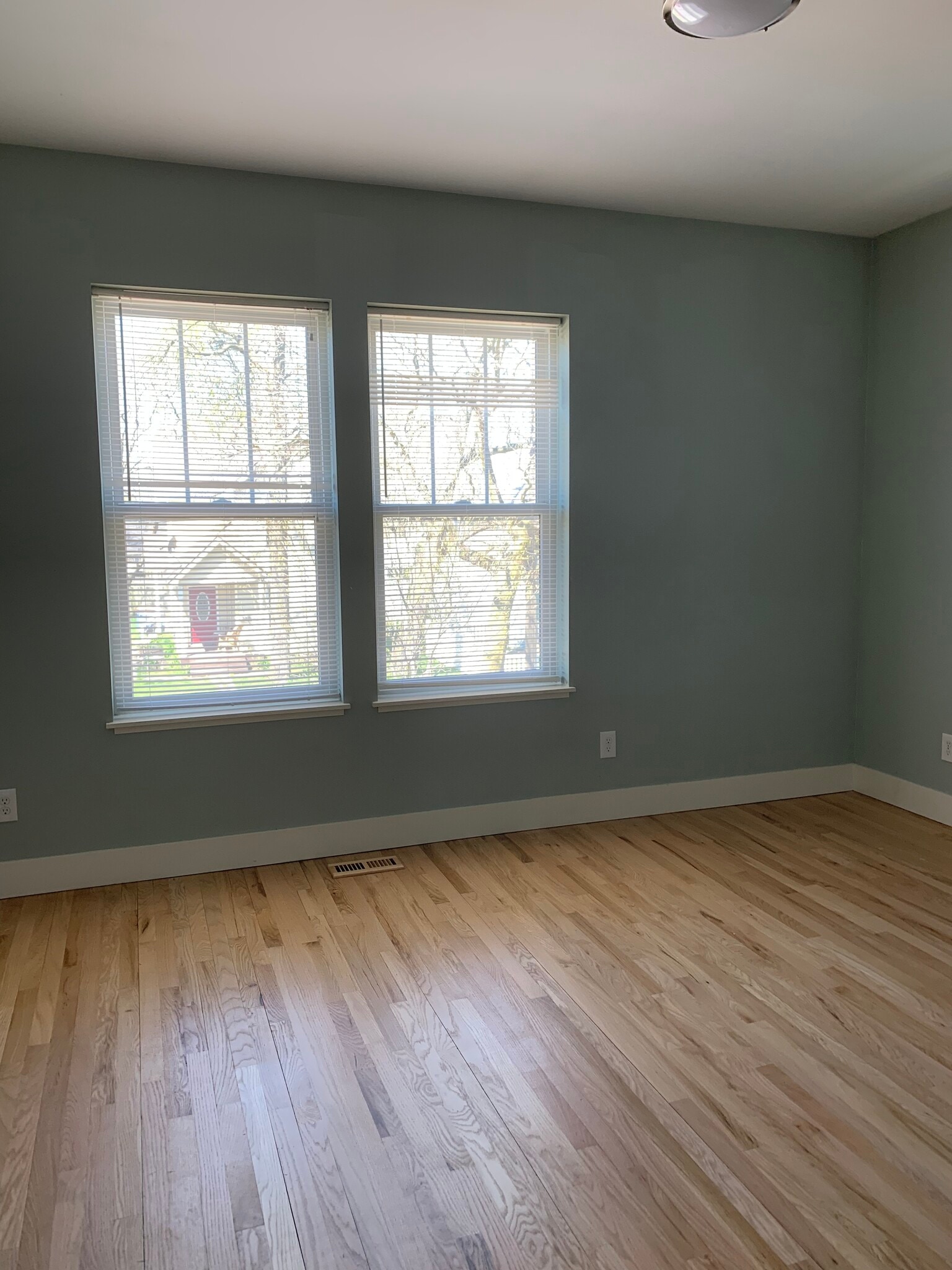 Bedroom - 142 Straight Ave SW