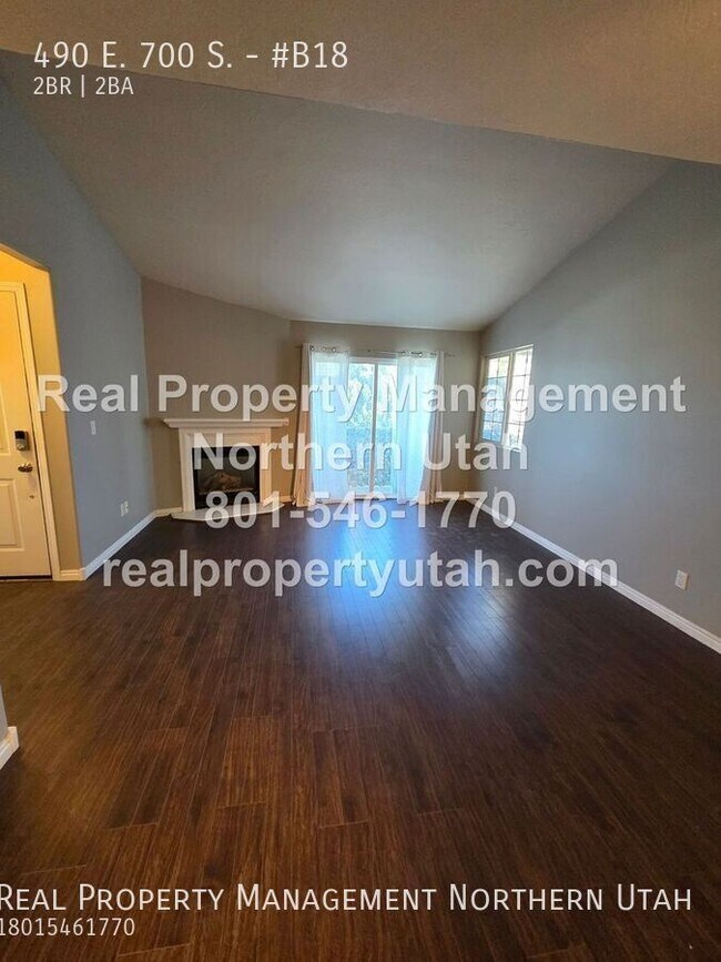 Building Photo - 490 E 700 S