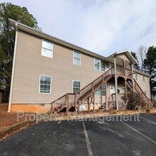 Building Photo - 4677 Lois Dr