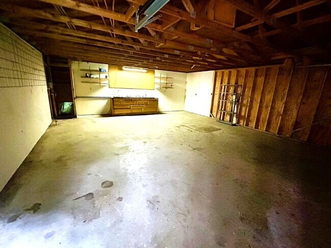 Building Photo - Corydon Rental | 3 Bedroom, 2 Bath Home on Nearly 2 Acres