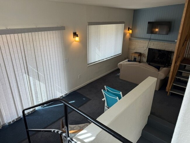 Building Photo - Gorgeous 2 Bedroom in Old Colorado City