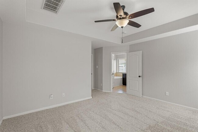 Building Photo - 13026 Davenport Hills Ln