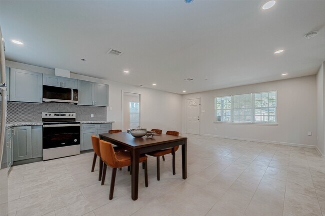 Building Photo - 3618 Noah St