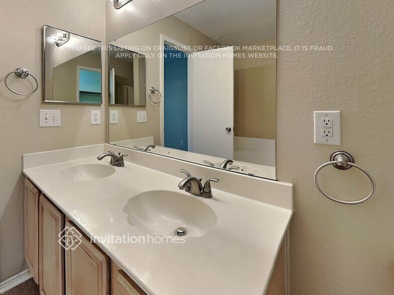 Building Photo - 1542 Melrose Ln