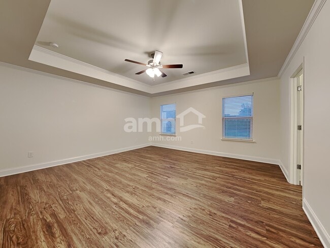 Building Photo - 5180 Hudson Vly Dr