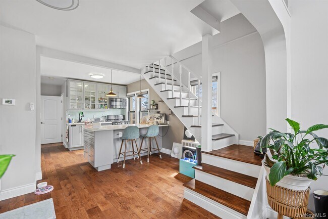 Building Photo - 60-17 172nd St