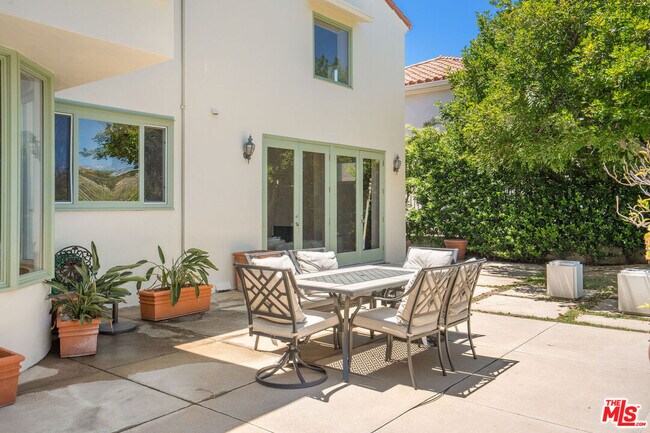 Building Photo - 24907 Marbella Ct