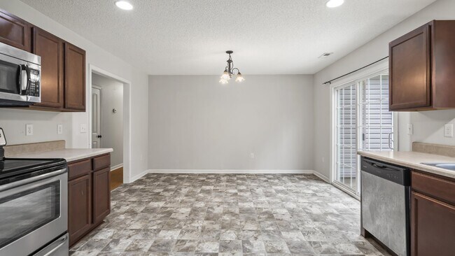 Building Photo - Zacks Ridge