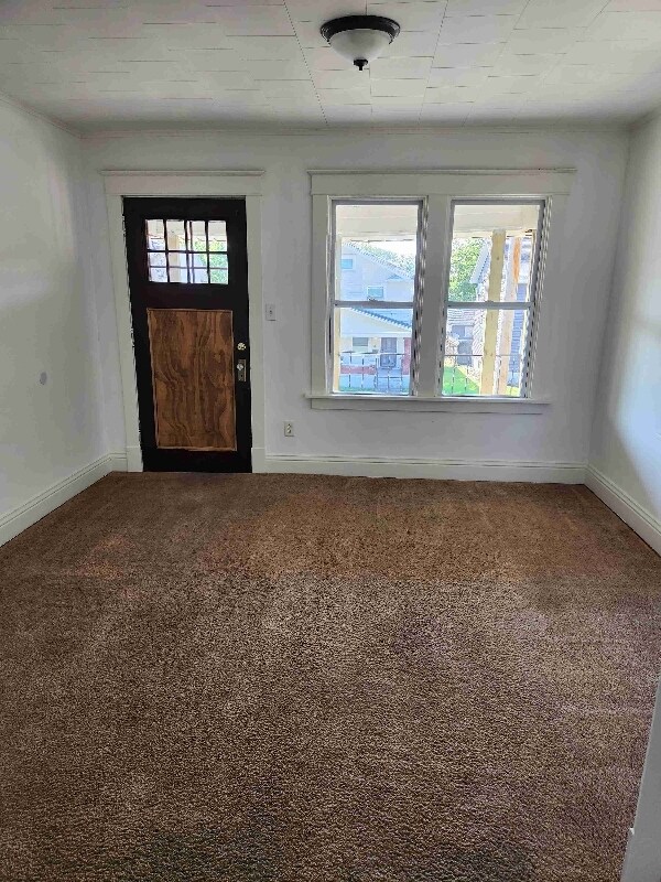Building Photo - 27 E Hillcrest Ave