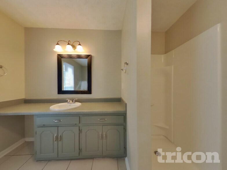 Building Photo - 55 6th Ave