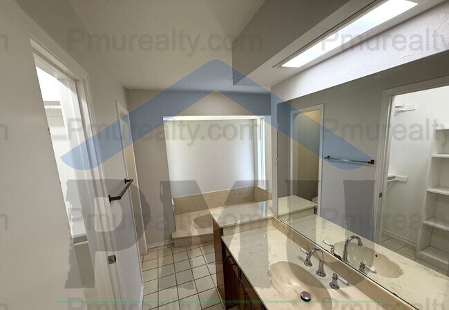 Building Photo - AVAILABLE NOW!!! Beautiful 3/2/2 house located in the desirable DeSoto area