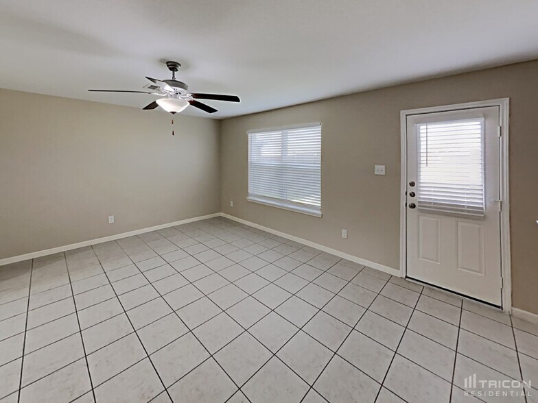 Building Photo - 441 Palomino Stand Dr