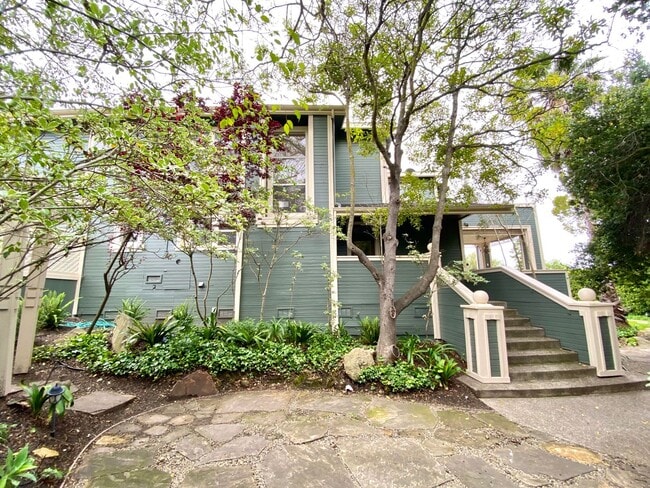 Building Photo - Beautiful 3 Bedroom Mission Canyon Home wi...